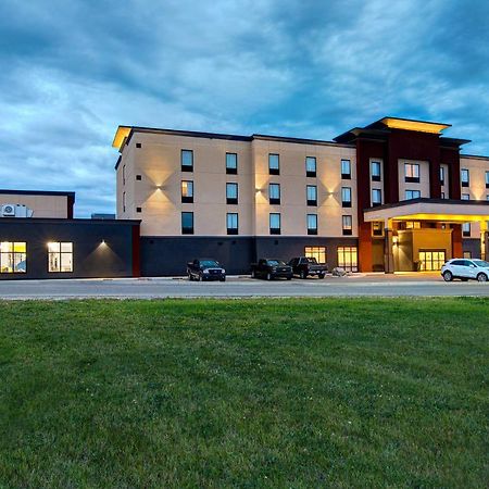 The Landing Hotel & Conference Centre St. Paul 外观 照片