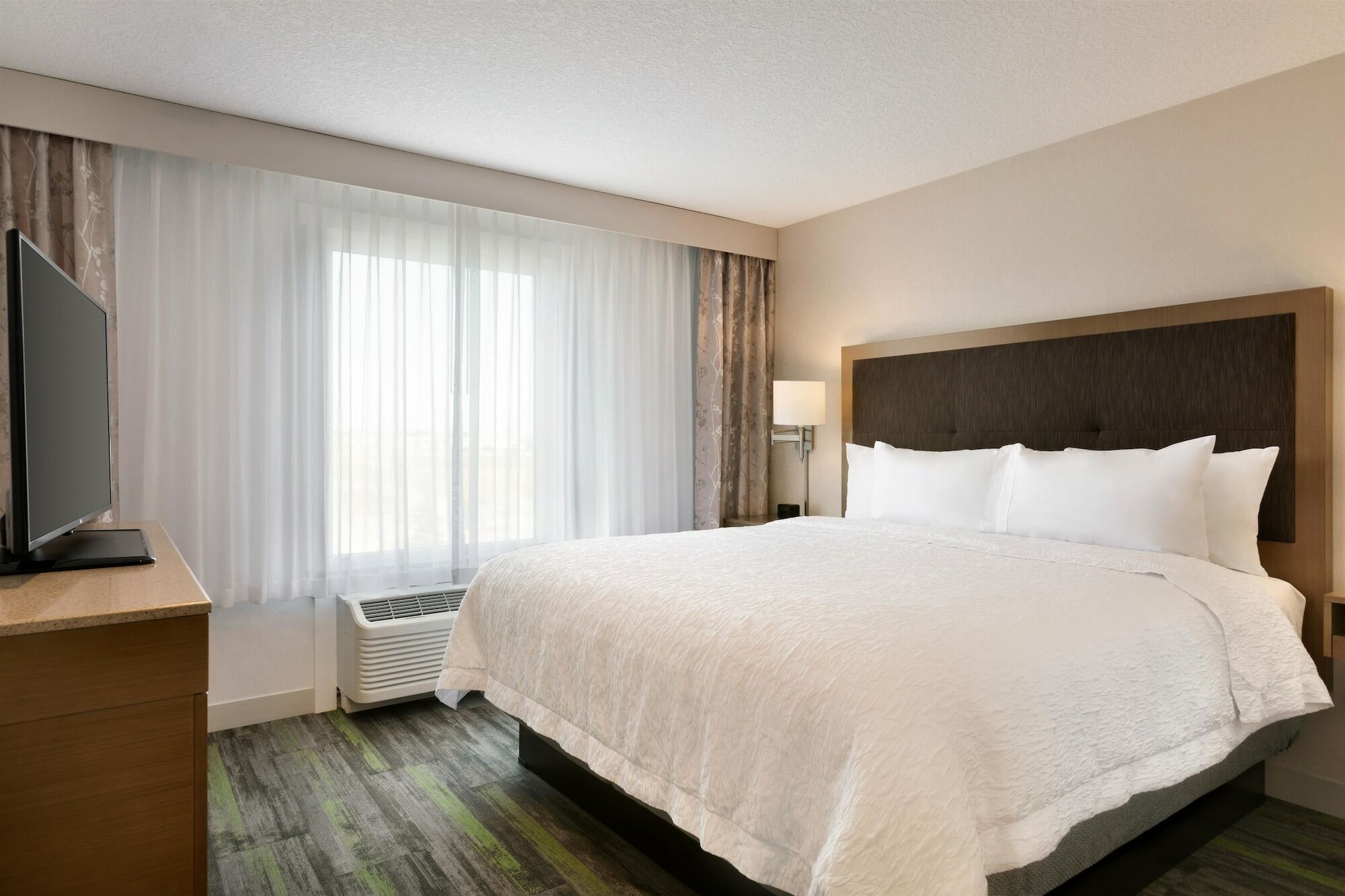 The Landing Hotel & Conference Centre St. Paul 外观 照片