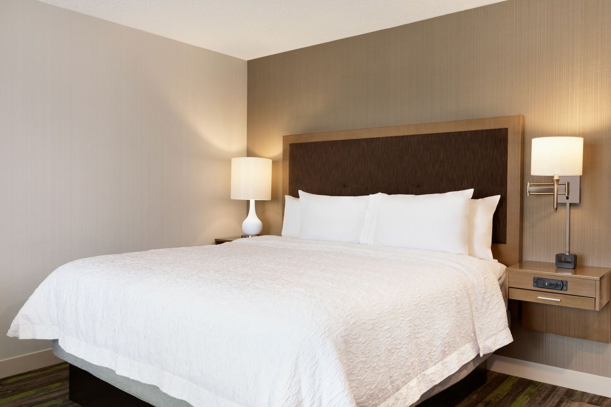 The Landing Hotel & Conference Centre St. Paul 外观 照片