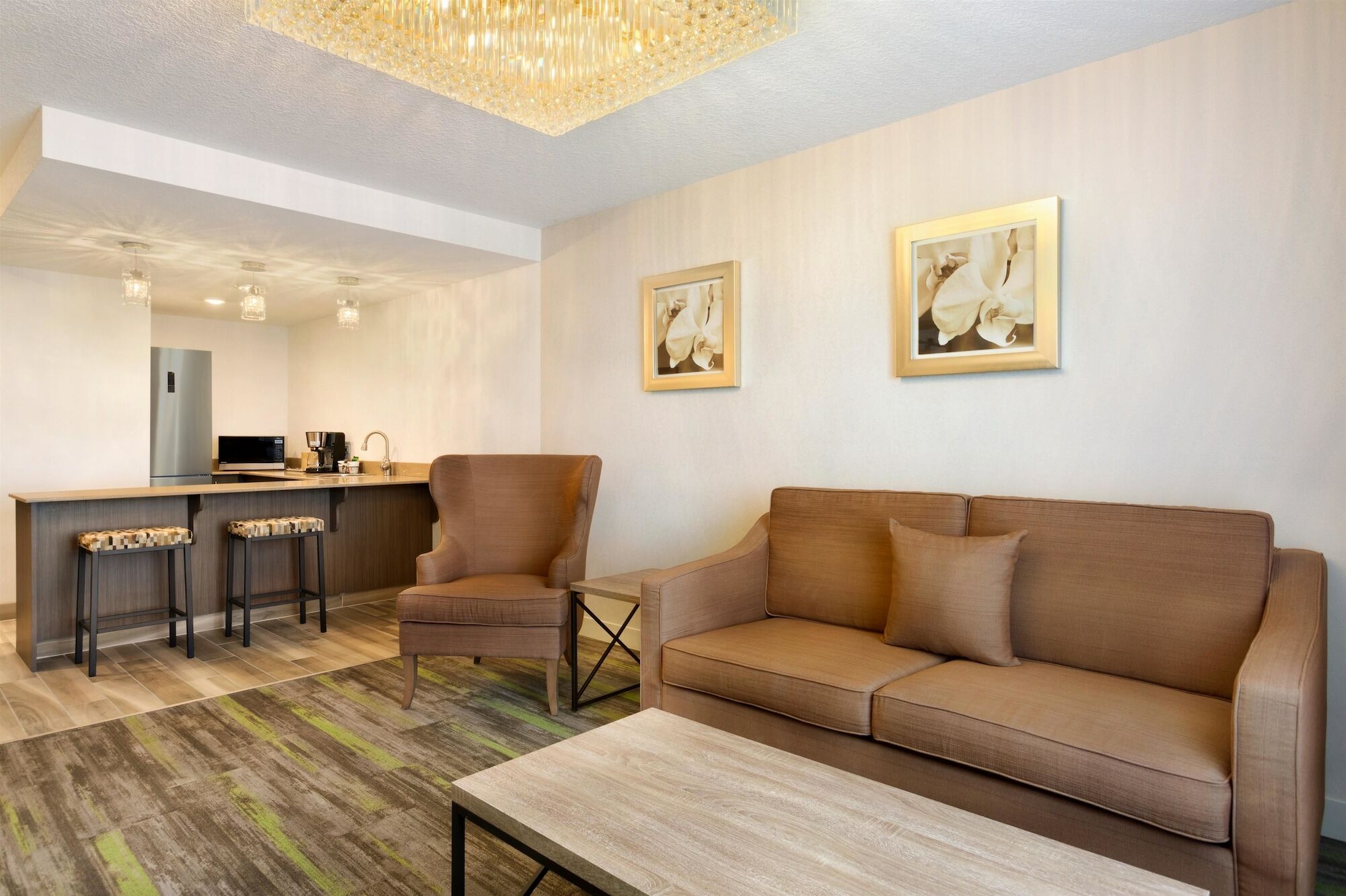 The Landing Hotel & Conference Centre St. Paul 外观 照片