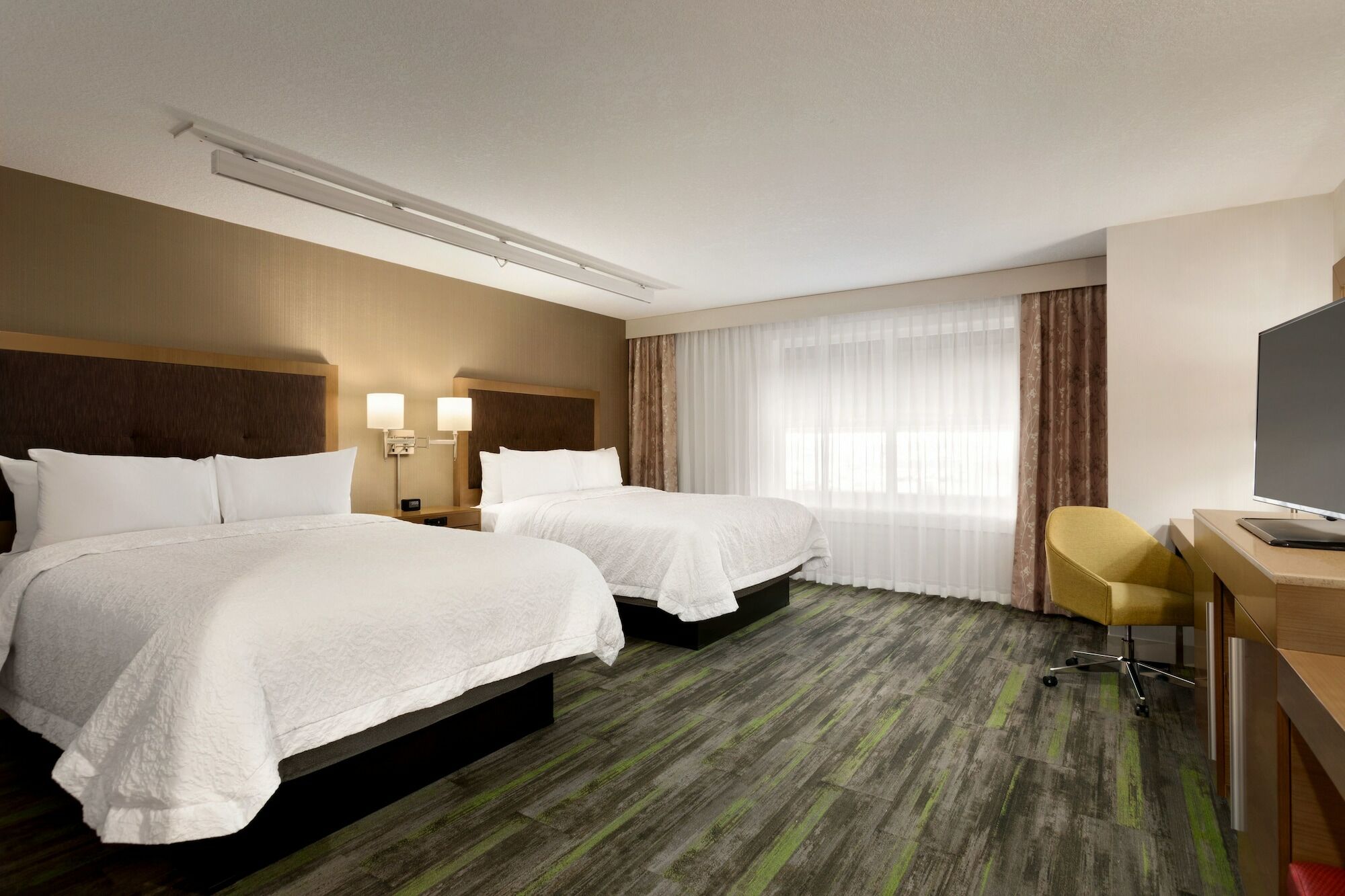 The Landing Hotel & Conference Centre St. Paul 外观 照片